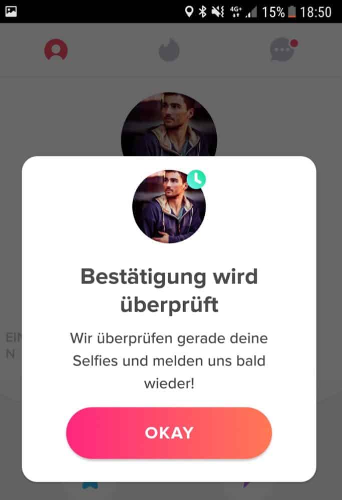 So sieht es aus, wenn die Tinder Verifizierung überprüft wird