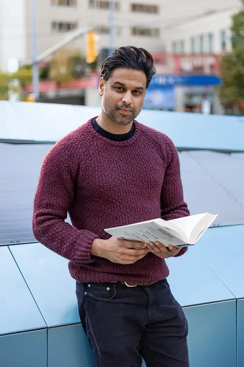 639077c87d217569bc4cc63d_ZainAsaf-PhotosForTinder-portrait-1509-p-800